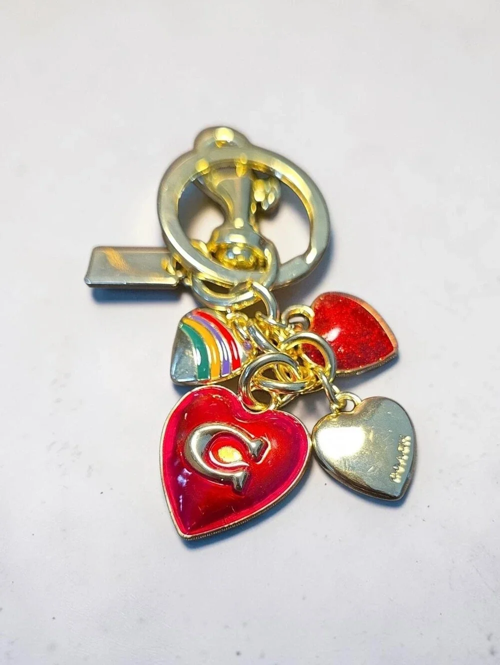 Coach NWOT Gold-Tone Multi-Heart Enamel Key & Card Holder in Red